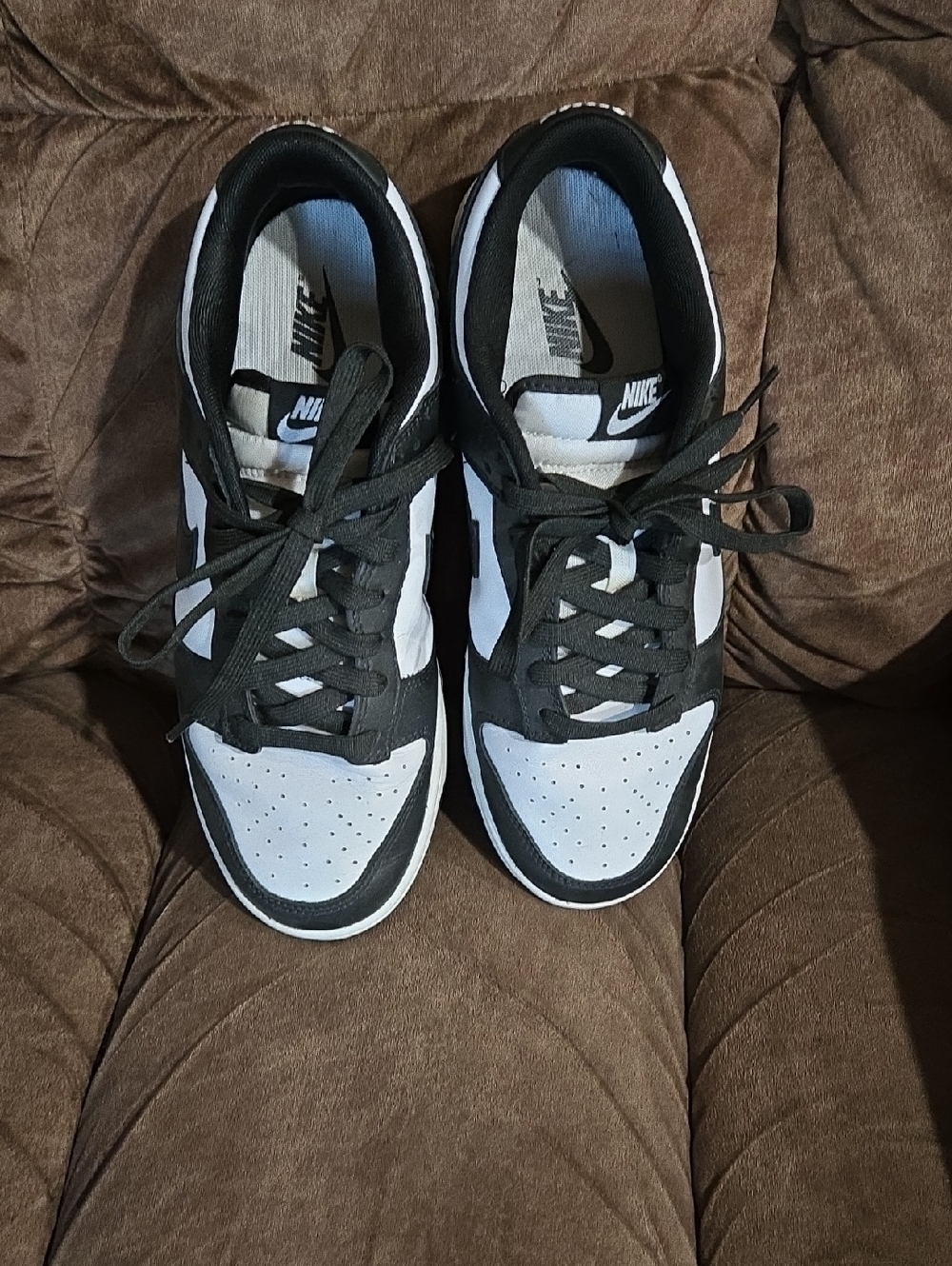 Nike Black and White Low Top Sneakers with Lace-Up Design